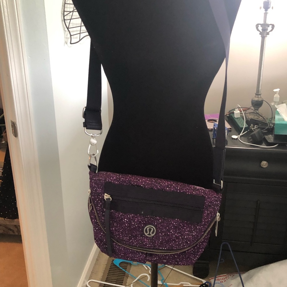 Lululemon festival bag